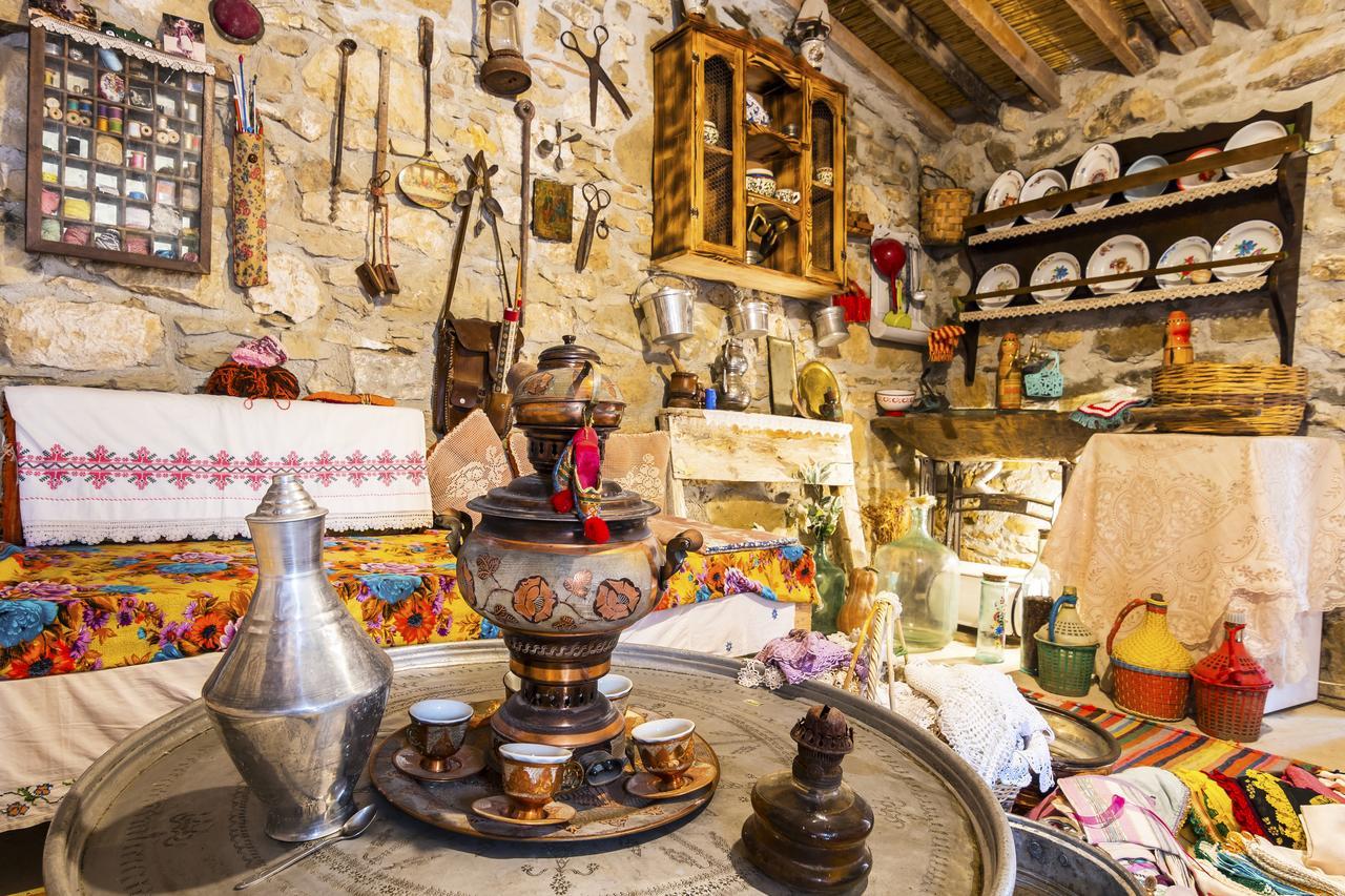 Bed and Breakfast Hobbithousebademler Урла Экстерьер фото